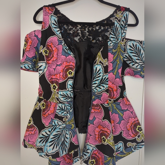 Beautiful Peplum Ankara Top, Floral Print And Beaded Chest Detail - Picture 3 of 16